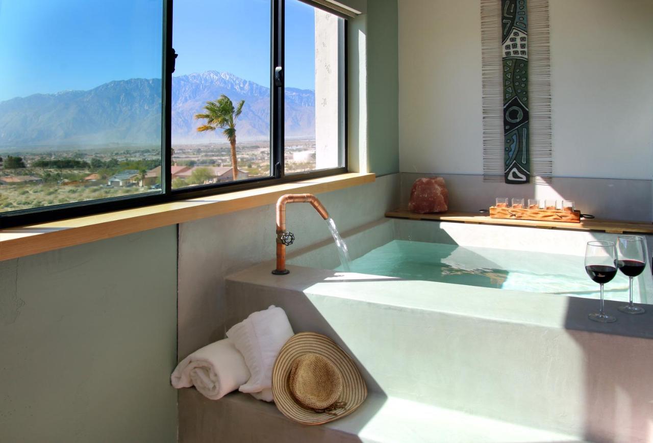 Azure Palm Hot Springs Otel Desert Hot Springs Dış mekan fotoğraf